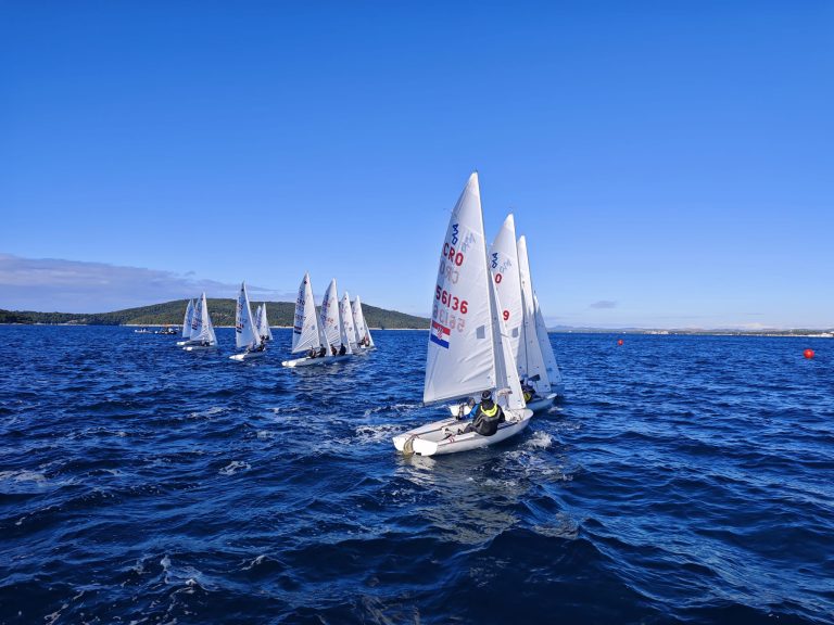 Državno prvenstvo u klasi 420 i 49er održano u Šibeniku uz izazovne vremenske uvjete!